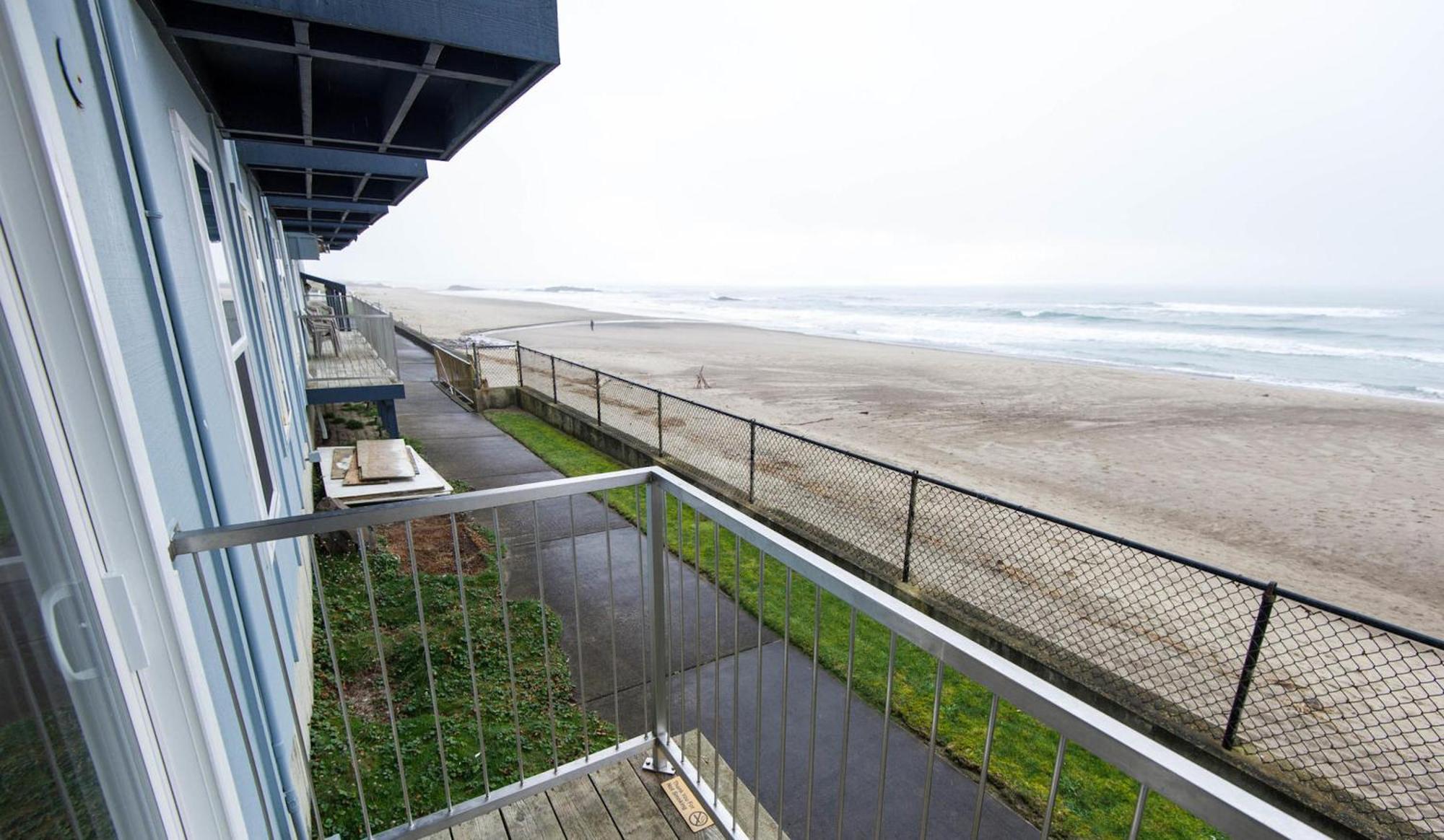 Motel Sandcastle Beachfront Lincoln City Exterior foto