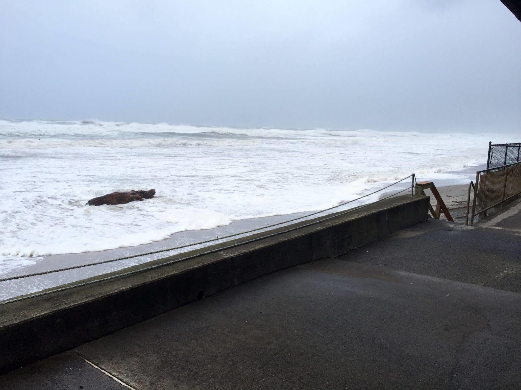 Motel Sandcastle Beachfront Lincoln City Exterior foto